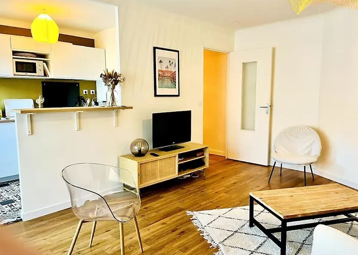 Le Chateaulin 2pers Parking נאנט