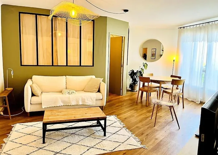 Le Chateaulin 2pers Parking